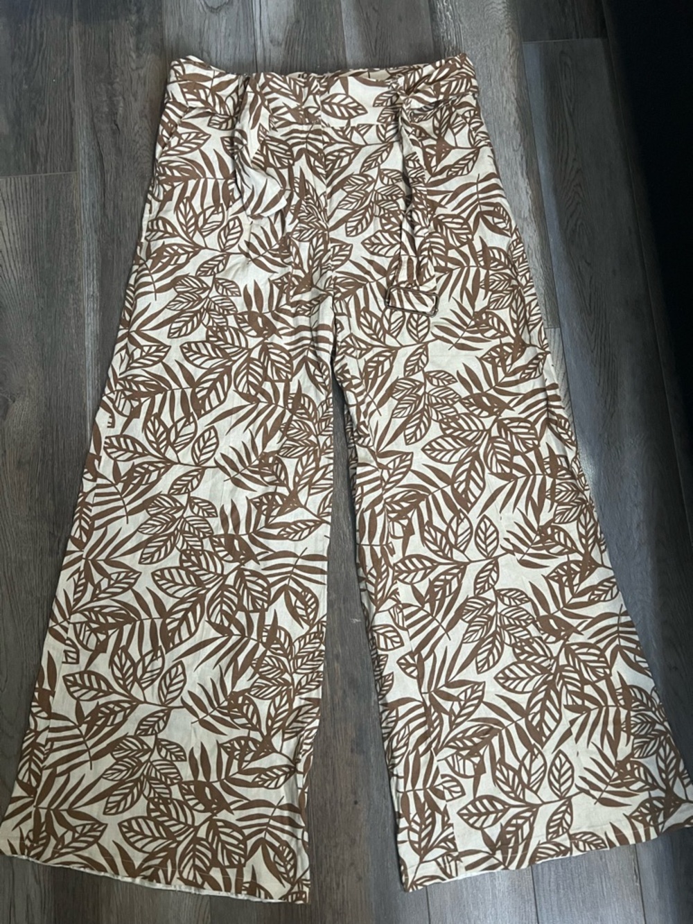 💙House of Harlow Wide Leg Leaf Print linen blend Pants